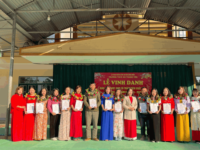 LỄ VINH DANH GIÁO VIÊN VÀ HỌC SINH ĐẠT THÀNH TÍCH XUẤT SẮC TRONG HỌC KỲ I NĂM HỌC 2024 – 2025