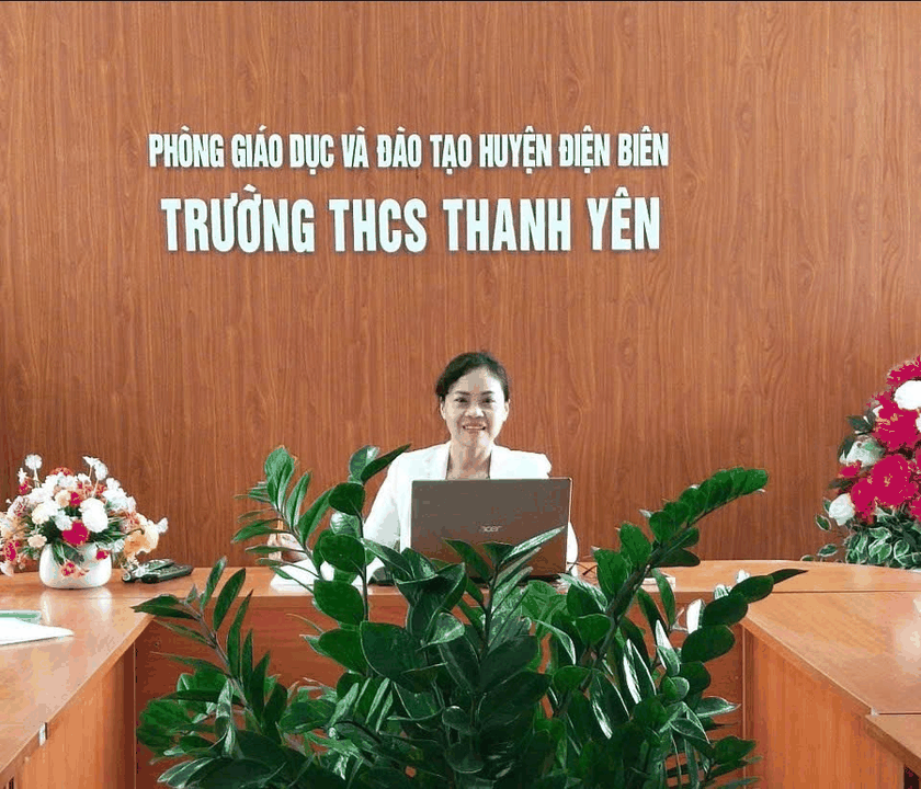 Lặng lẽ hy sinh, toả sáng tài đức: Nhà giáo Lê Thị Nhung hết lòng cống hiến cho sự nghiệp giáo dục.